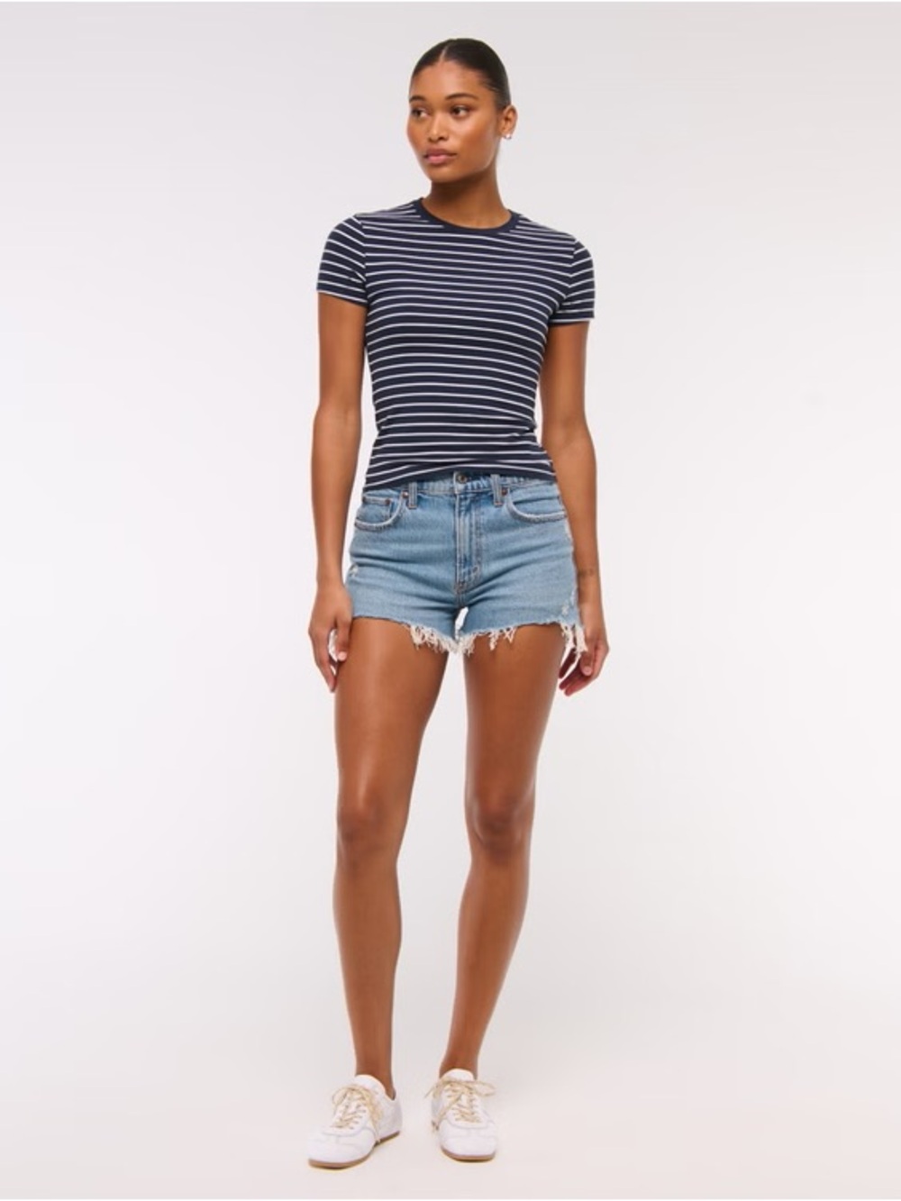 Abercrombie Curve Love High Rise Mom Shorts 4” High Rise Med Wash Size 34 / 18